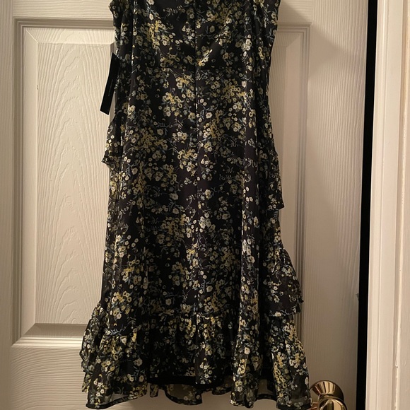 Lulu’s -Main Squeeze black floral/tie front/mini dress Size Small - Picture 4 of 6